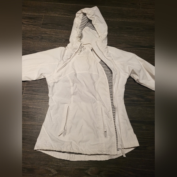 Windproof coat / Manteau coupe-vent - Picture 4 of 13